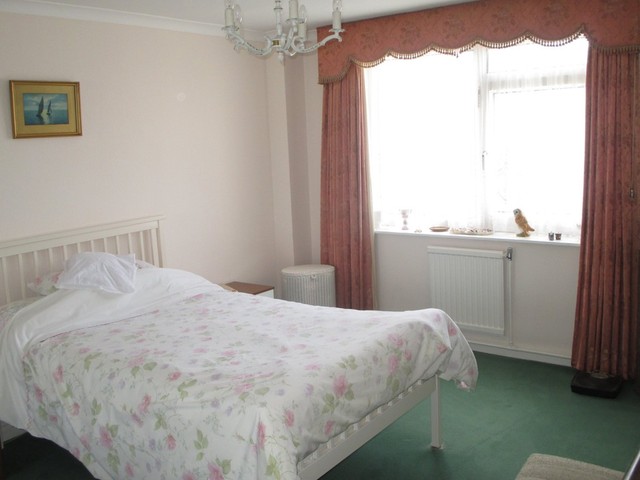  Image of 2 bedroom Apartment for sale in South Parade Southsea PO5 at South Parade  Southsea, PO5 2JG