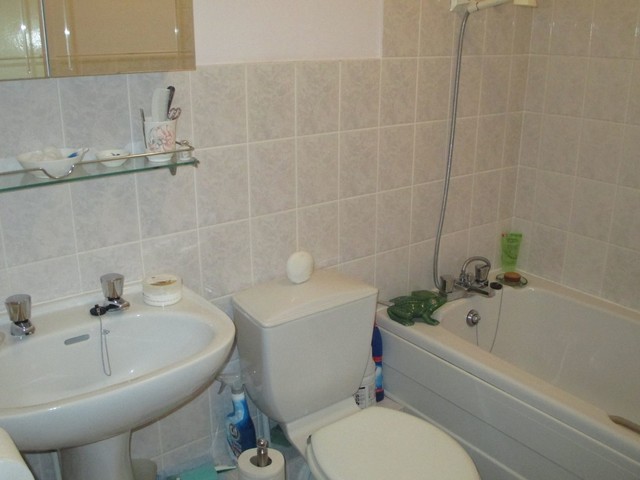  Image of 2 bedroom Apartment for sale in South Parade Southsea PO5 at South Parade  Southsea, PO5 2JG