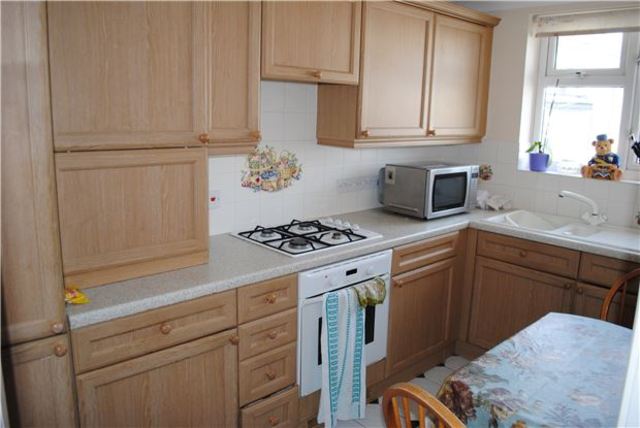  Image of 2 bedroom Flat for sale in Park Road Bexhill-on-Sea TN39 at Park Road  East Sussex, TN39 3HZ