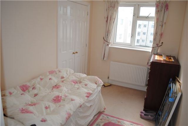  Image of 2 bedroom Flat for sale in Park Road Bexhill-on-Sea TN39 at Park Road  East Sussex, TN39 3HZ