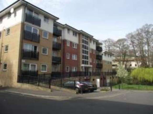  Image of 2 bedroom Flat for sale in Seacole Gardens Shirley Southampton SO16 at Southampton Hampshire Coxford, SO16 6PN