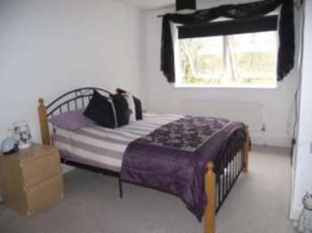  Image of 2 bedroom Flat for sale in Seacole Gardens Shirley Southampton SO16 at Southampton Hampshire Coxford, SO16 6PN