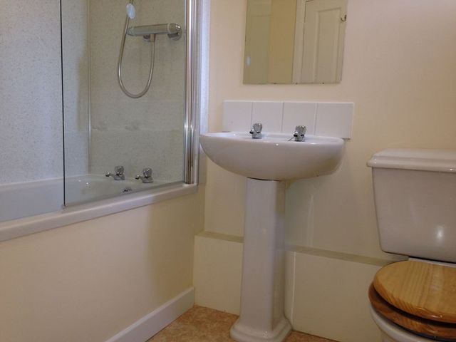 Image of 1 bedroom Flat to rent in Southfield Rise Paignton TQ3 at Southfield Rise  Paignton, TQ3 2NE