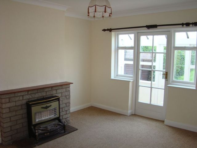  Image of 3 bedroom Semi-Detached house for sale in Henwick Road Worcester WR2 at Henwick Road St Johns Worcester, WR2 5NY
