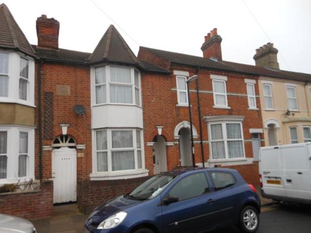  Image of 4 bedroom Terraced house to rent in Stanley Street Bedford MK41 at Bedford Beds Beds, MK41 7RX