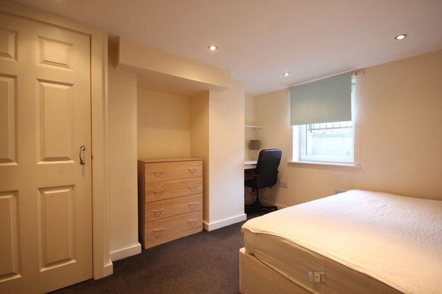  Image of 7 bedroom Terraced house to rent in Stanmore Place Burley Leeds LS4 at Stanmore Place Burley Leeds, LS4 2RR