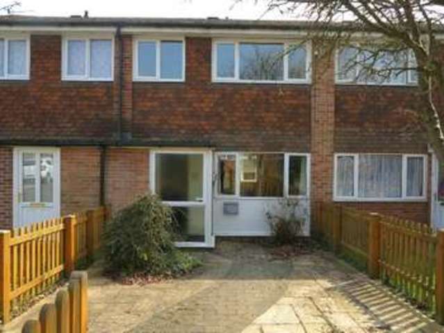  Image of 3 bedroom Terraced house to rent in Stephens Road Tadley RG26 at Stephens Road  Tadley, RG26 3RX