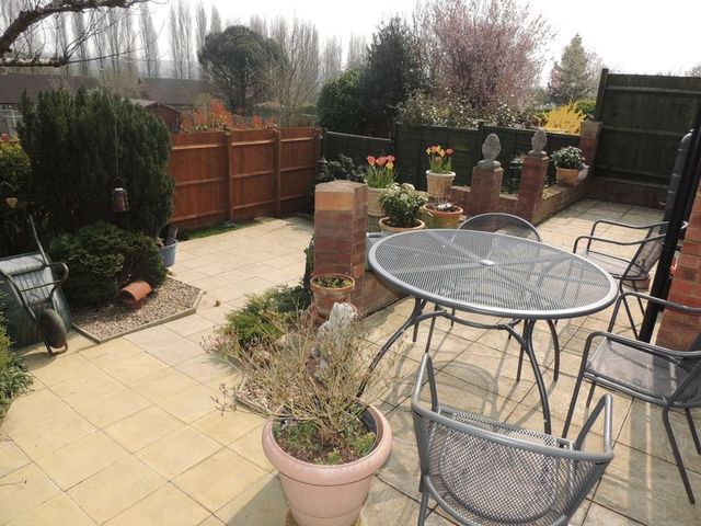  Image of 3 bedroom Detached house for sale in Stoke Road Bletchley Milton Keynes MK2 at Stoke Road Bletchley Milton Keynes, MK2 3AB