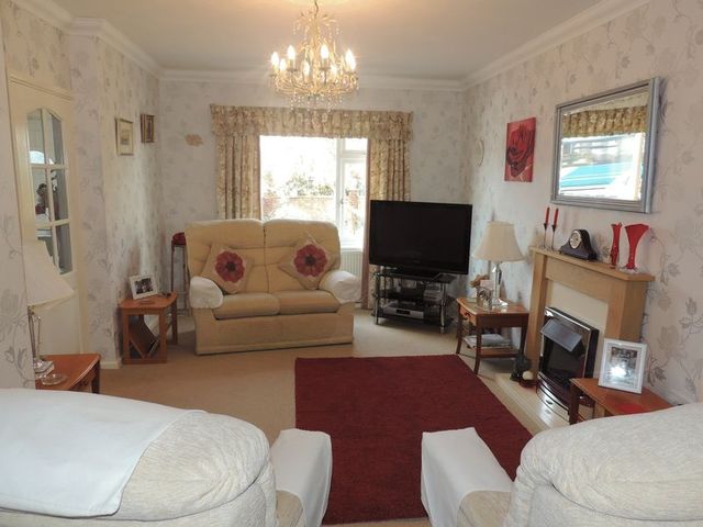  Image of 3 bedroom Detached house for sale in Stoke Road Bletchley Milton Keynes MK2 at Stoke Road Bletchley Milton Keynes, MK2 3AB
