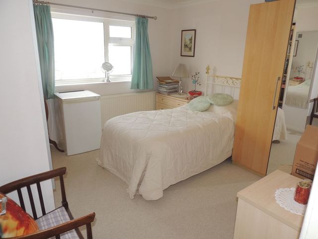  Image of 3 bedroom Detached house for sale in Stoke Road Bletchley Milton Keynes MK2 at Stoke Road Bletchley Milton Keynes, MK2 3AB