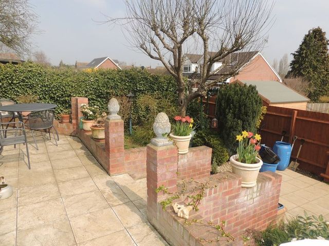  Image of 3 bedroom Detached house for sale in Stoke Road Bletchley Milton Keynes MK2 at Stoke Road Bletchley Milton Keynes, MK2 3AB
