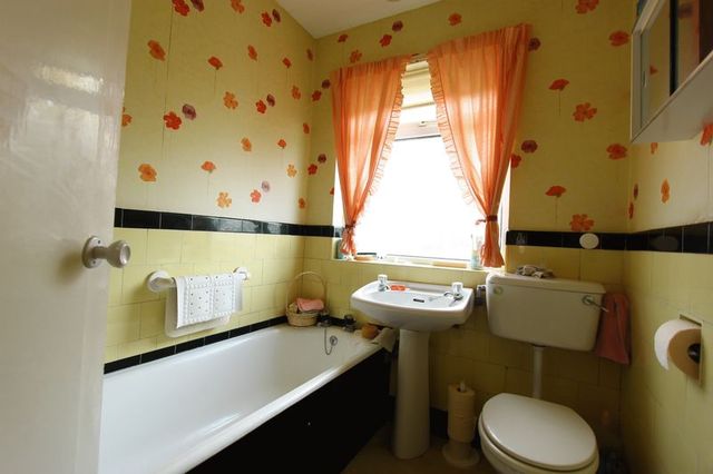  Image of 3 bedroom Terraced house for sale in Strathcona Avenue Hull HU5 at Strathcona Avenue  Hull, HU5 4AD