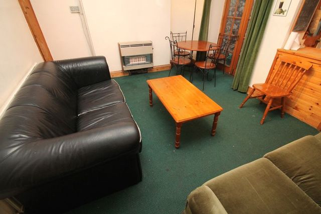  Image of 5 bedroom Terraced house to rent in Southernhay Crescent Clifton Bristol BS8 at Southernhay Crescent Clifton Bristol, BS8 4TT