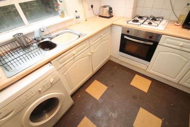  Image of 5 bedroom Terraced house to rent in Southernhay Crescent Clifton Bristol BS8 at Southernhay Crescent Clifton Bristol, BS8 4TT
