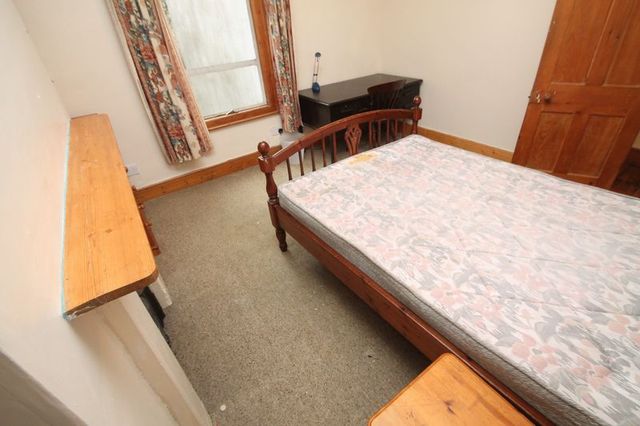  Image of 5 bedroom Terraced house to rent in Southernhay Crescent Clifton Bristol BS8 at Southernhay Crescent Clifton Bristol, BS8 4TT