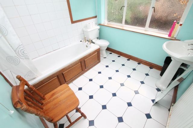  Image of 5 bedroom Terraced house to rent in Southernhay Crescent Clifton Bristol BS8 at Southernhay Crescent Clifton Bristol, BS8 4TT