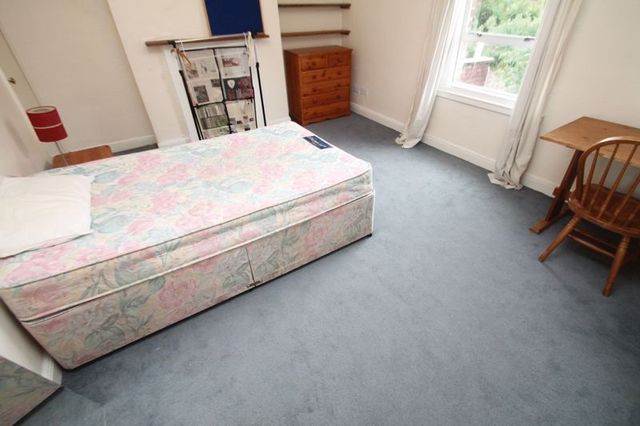  Image of 5 bedroom Terraced house to rent in Southernhay Crescent Clifton Bristol BS8 at Southernhay Crescent Clifton Bristol, BS8 4TT