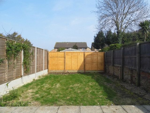  Image of 3 bedroom Terraced house for sale in The Glade Croydon CR0 at The Glade Shirley CROYDON, CR0 7QE
