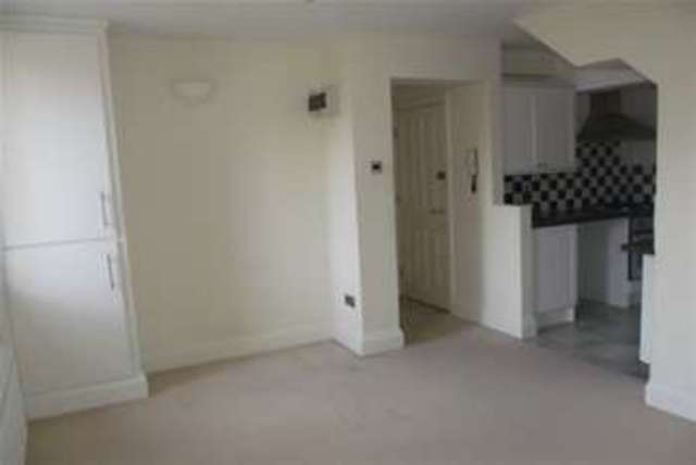  Image of 1 bedroom Flat to rent in Springfield Avenue Harrogate HG1 at Harrogate, HG1 2HR