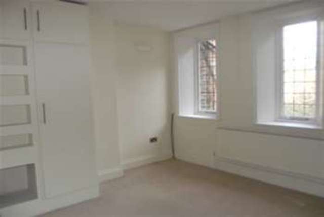  Image of 1 bedroom Flat to rent in Springfield Avenue Harrogate HG1 at Harrogate, HG1 2HR