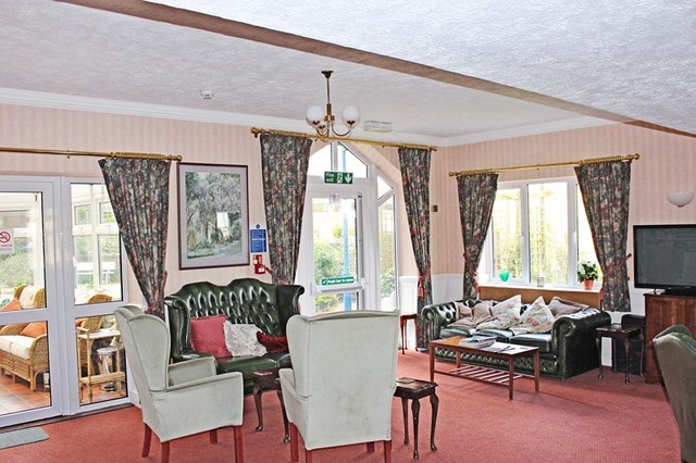  Image of 1 bedroom Retirement Property for sale in Nizells Avenue Hove BN3 at Nizells Avenue  Hove, BN3 1PY