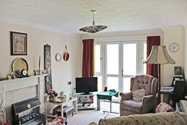  Image of 1 bedroom Retirement Property for sale in Nizells Avenue Hove BN3 at Nizells Avenue  Hove, BN3 1PY