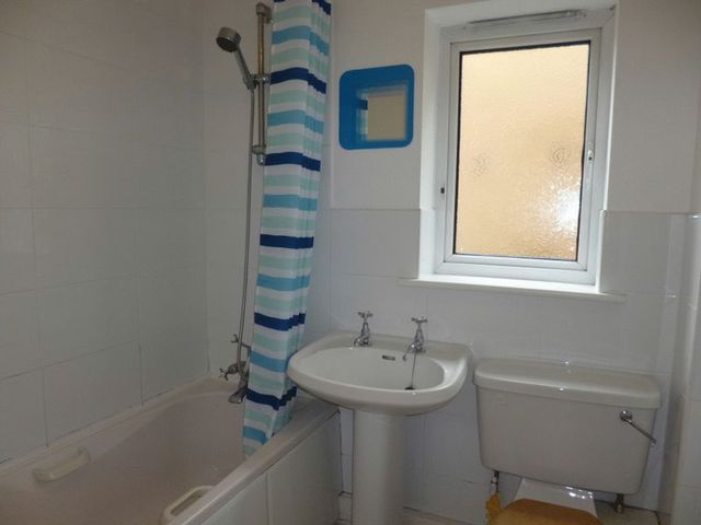  Image of 2 bedroom Flat to rent in Tolkien Way Hartshill Stoke-on-Trent ST4 at Tolkien Way Hartshill Stoke-On-Trent, ST4 7SJ