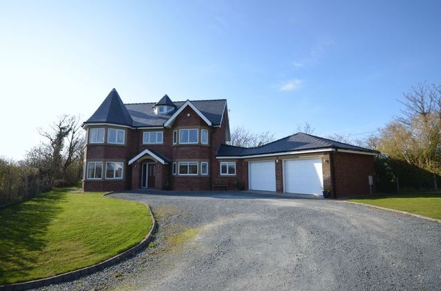  Image of 5 bedroom Detached house for sale in Carr End Lane Stalmine Poulton-Le-Fylde FY6 at Carr End Lane Stalmine Poulton-Le-Fylde, FY6 0LQ