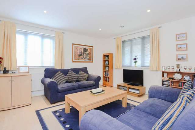  Image of 2 bedroom Flat to rent in Bedford Street Berkhamsted HP4 at Union Court Bedford Street Berkhamsted, HP4 2ED
