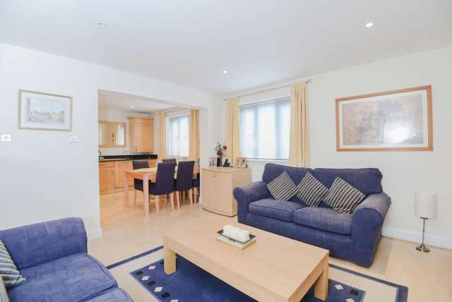  Image of 2 bedroom Flat to rent in Bedford Street Berkhamsted HP4 at Union Court Bedford Street Berkhamsted, HP4 2ED