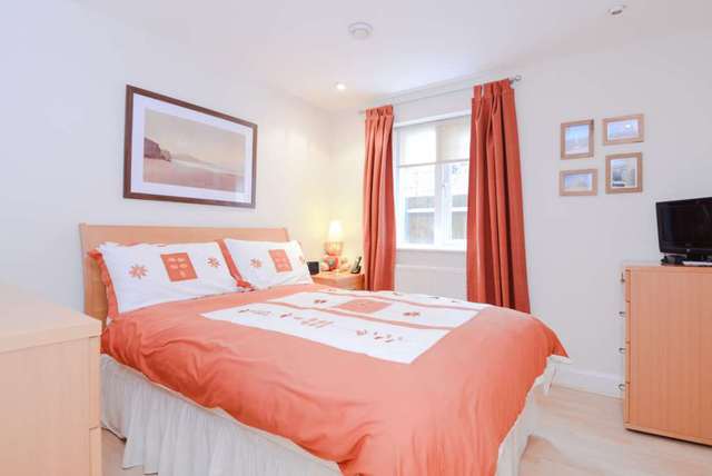  Image of 2 bedroom Flat to rent in Bedford Street Berkhamsted HP4 at Union Court Bedford Street Berkhamsted, HP4 2ED