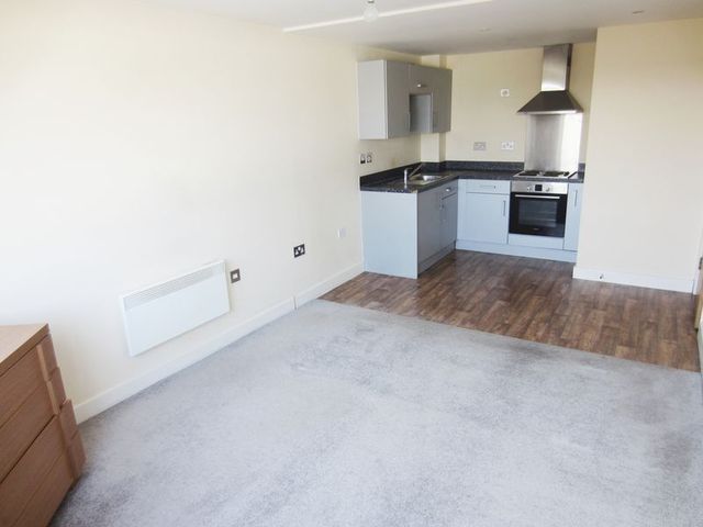 Image of 1 bedroom Flat to rent in Warwick Street Deritend Birmingham B12 at Warwick Street  Birmingham, B12 0NW