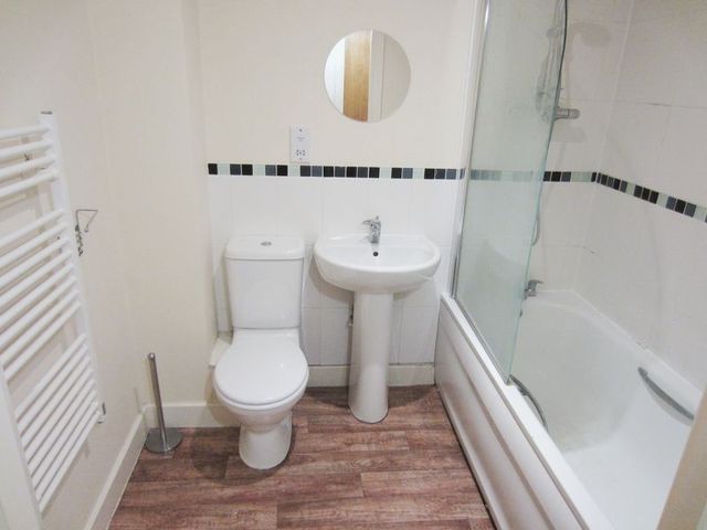  Image of 1 bedroom Flat to rent in Warwick Street Deritend Birmingham B12 at Warwick Street  Birmingham, B12 0NW