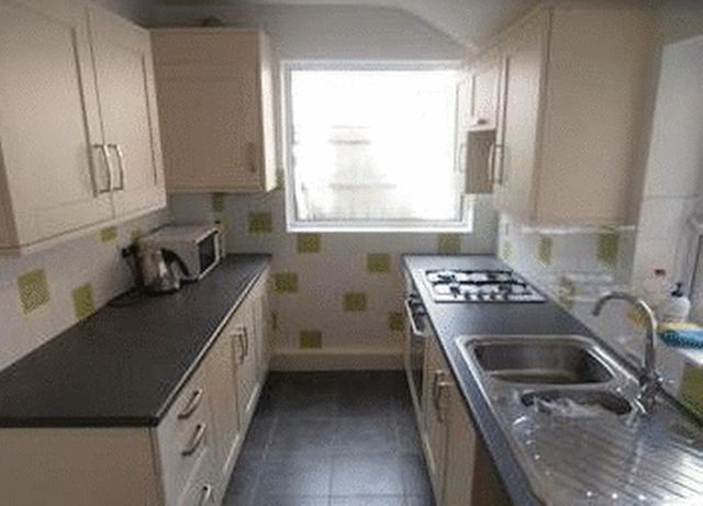  Image of 4 bedroom Terraced house to rent in Watnall Road Hucknall Nottingham NG15 at Watnall Road Hucknall Hucknall, NG15 7NH