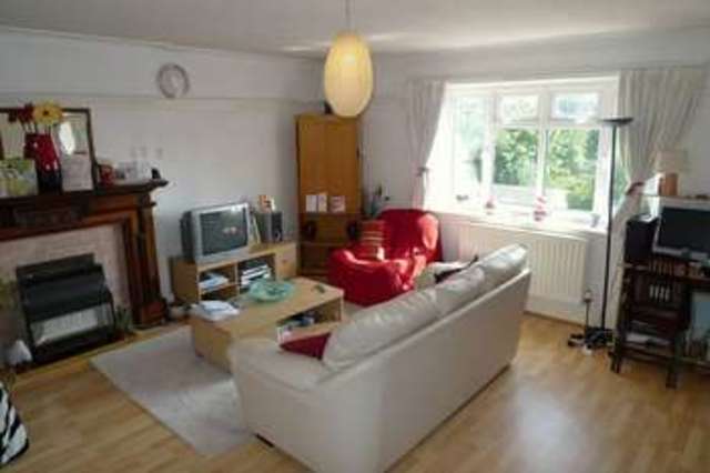  Image of 1 bedroom Flat to rent in Otley Road Adel Leeds LS16 at Weetwood House  Leeds, LS16 5AB