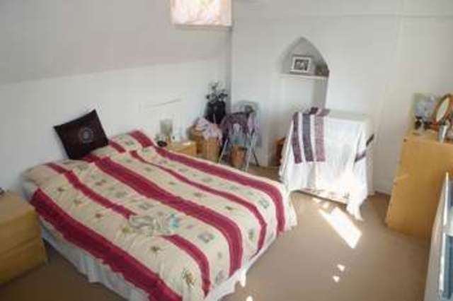  Image of 1 bedroom Flat to rent in Otley Road Adel Leeds LS16 at Weetwood House  Leeds, LS16 5AB