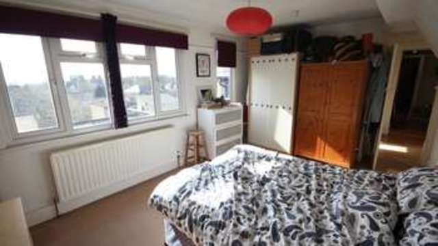  Image of 1 bedroom Flat to rent in Otley Road Adel Leeds LS16 at Weetwood House  Leeds, LS16 5AB