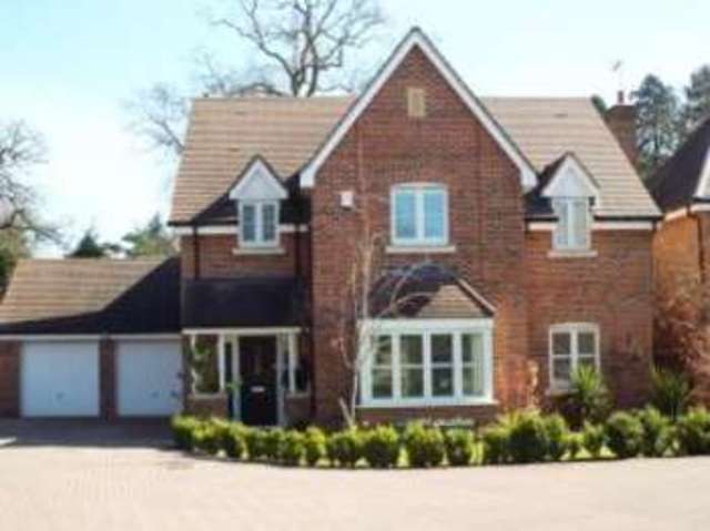  Image of 5 bedroom Detached house for sale in Pinehurst Gardens West Byfleet KT14 at West Byfleet Surrey West Byfleet, KT14 6HB