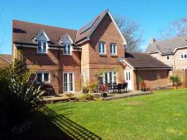  Image of 5 bedroom Detached house for sale in Pinehurst Gardens West Byfleet KT14 at West Byfleet Surrey West Byfleet, KT14 6HB