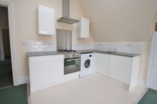  Image of 2 bedroom Flat to rent in West Cliff Gardens Westbourne Bournemouth BH2 at West Cliff Gardens  Bournemouth, BH2 5HL