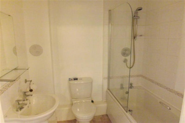 Image of 2 bedroom Flat to rent in West Wellhall Wynd Hamilton ML3 at Hamilton South Lanarkshire South Lanarkshire, ML3 9GA