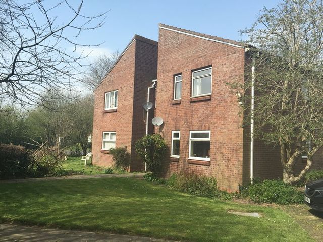  Image of 1 bedroom Flat to rent in Weyhill Close Pendeford Wolverhampton WV9 at Weyhill Close  Wolverhampton, WV9 5RA