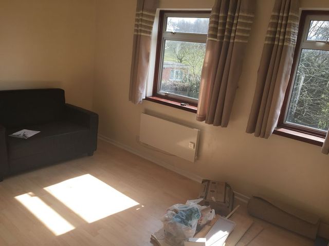  Image of 1 bedroom Flat to rent in Weyhill Close Pendeford Wolverhampton WV9 at Weyhill Close  Wolverhampton, WV9 5RA