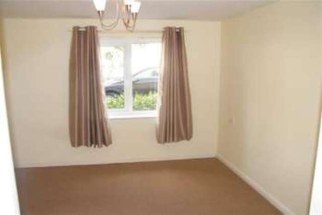  Image of 1 bedroom Flat to rent in Windermere Avenue Purfleet RM19 at Purfleet, RM19 1RD
