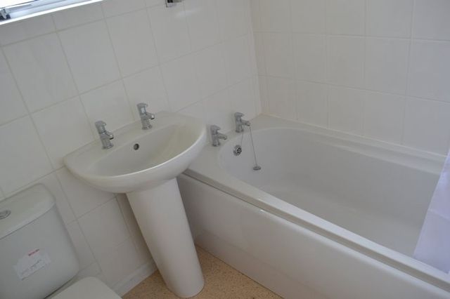  Image of 3 bedroom Detached house to rent in Woodland Drive Old Catton Norwich NR6 at Woodland Drive  Norwich, NR6 7AX
