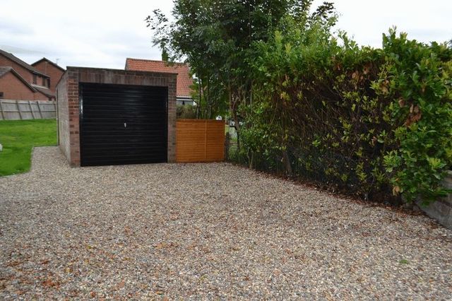  Image of 3 bedroom Detached house to rent in Woodland Drive Old Catton Norwich NR6 at Woodland Drive  Norwich, NR6 7AX