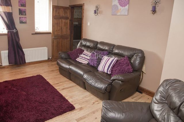  Image of 3 bedroom Terraced house for sale in Wragby Road Lincoln LN2 at Wragby Road  Lincoln, LN2 4PY