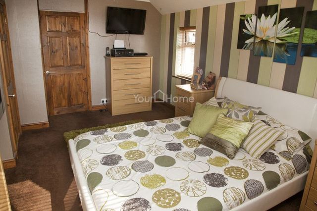  Image of 3 bedroom Terraced house for sale in Wragby Road Lincoln LN2 at Wragby Road  Lincoln, LN2 4PY