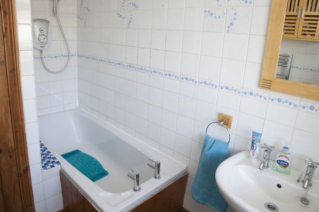  Image of 3 bedroom Terraced house for sale in Wragby Road Lincoln LN2 at Wragby Road  Lincoln, LN2 4PY