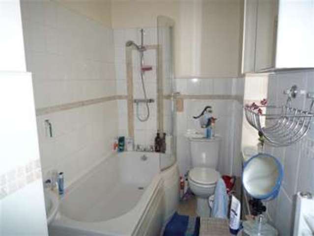  Image of 2 bedroom Terraced house to rent in Wren Street Paddock Huddersfield HD1 at Huddersfield, HD1 4TT